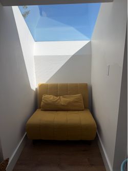 Accent chair/ sleeper chair
