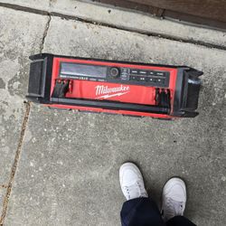 Milwaukee Pack Out Radio 