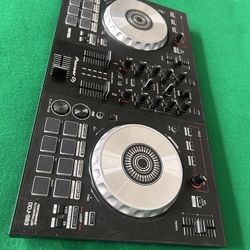 Pioneer DDJ-SB3 DJ Controller
