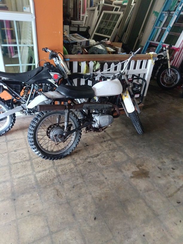 Vintage 2 Stroke Mx Dirt bike Fully Complete Needs Work 