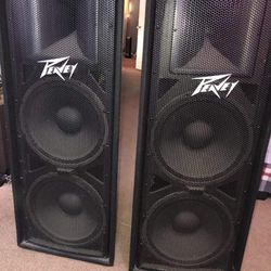 2 Peavey Pv215 15" 3 Way Speakers 