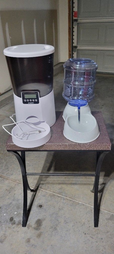 Small Dog/Cat Food And Water Dispensers