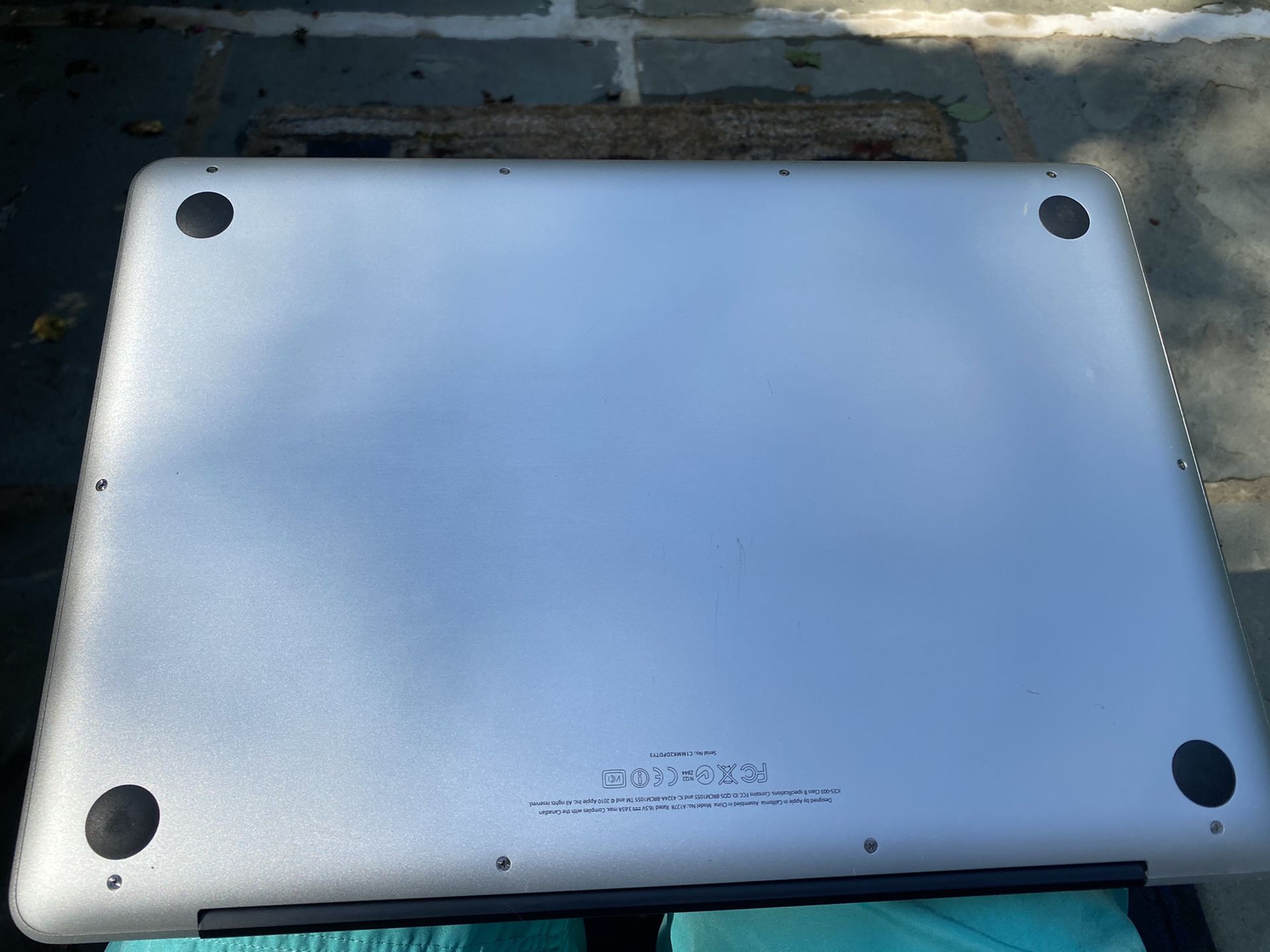 13” MacBook Pro with 2.5 i5 4gb and 500gb