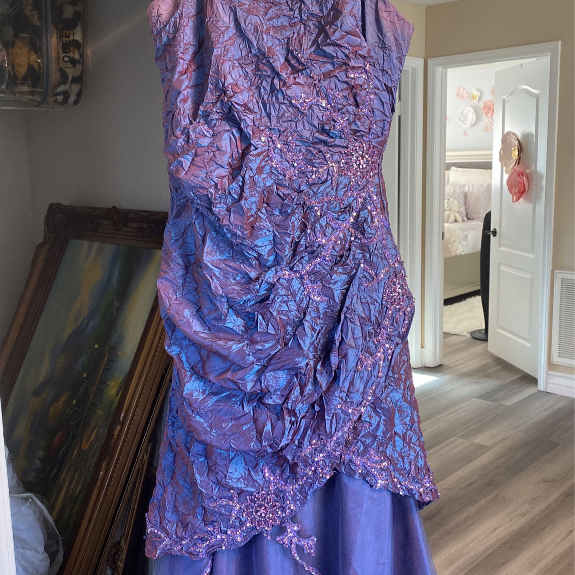 Beautiful purple dress in very good condition size 12