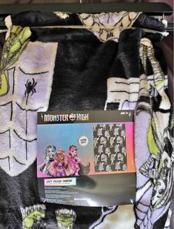 Monster High Soft Plush Throw