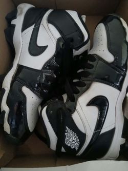Air Jordan High-Top cleatsp Black White