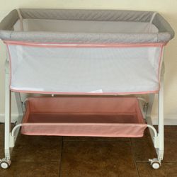 Baby Girl Bassinet/crib