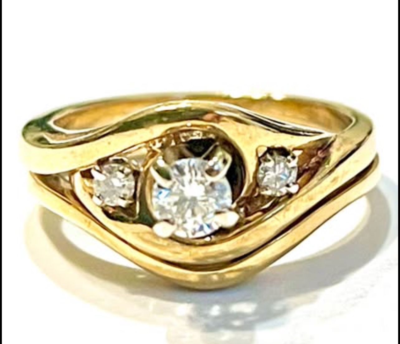 Elegant woman’s 14 karat diamond wedding set yellow gold prong setting size-5.5