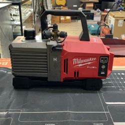 Milwaukee Vacuum Pump W/O Battery