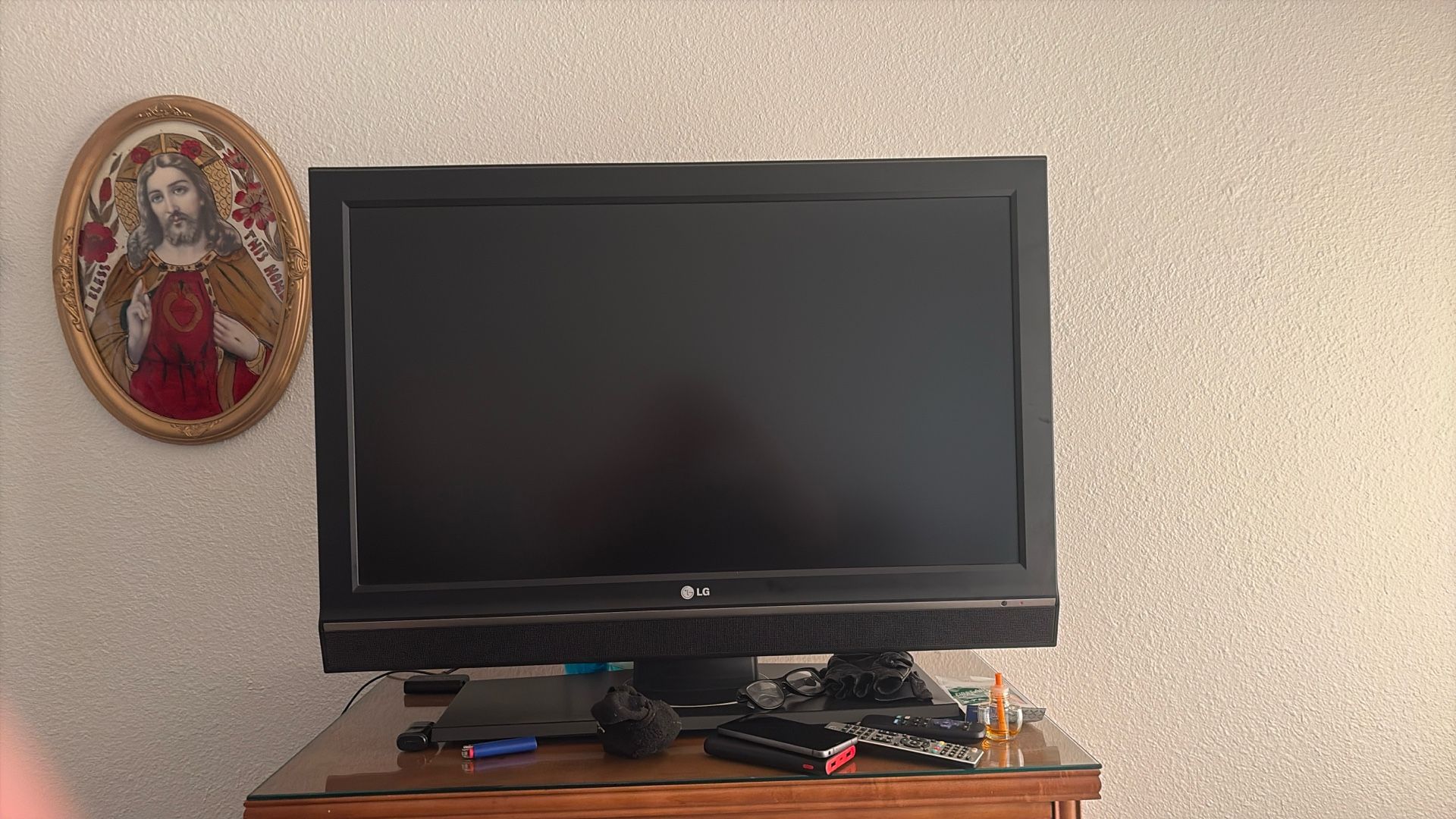 37 Inch LG TV