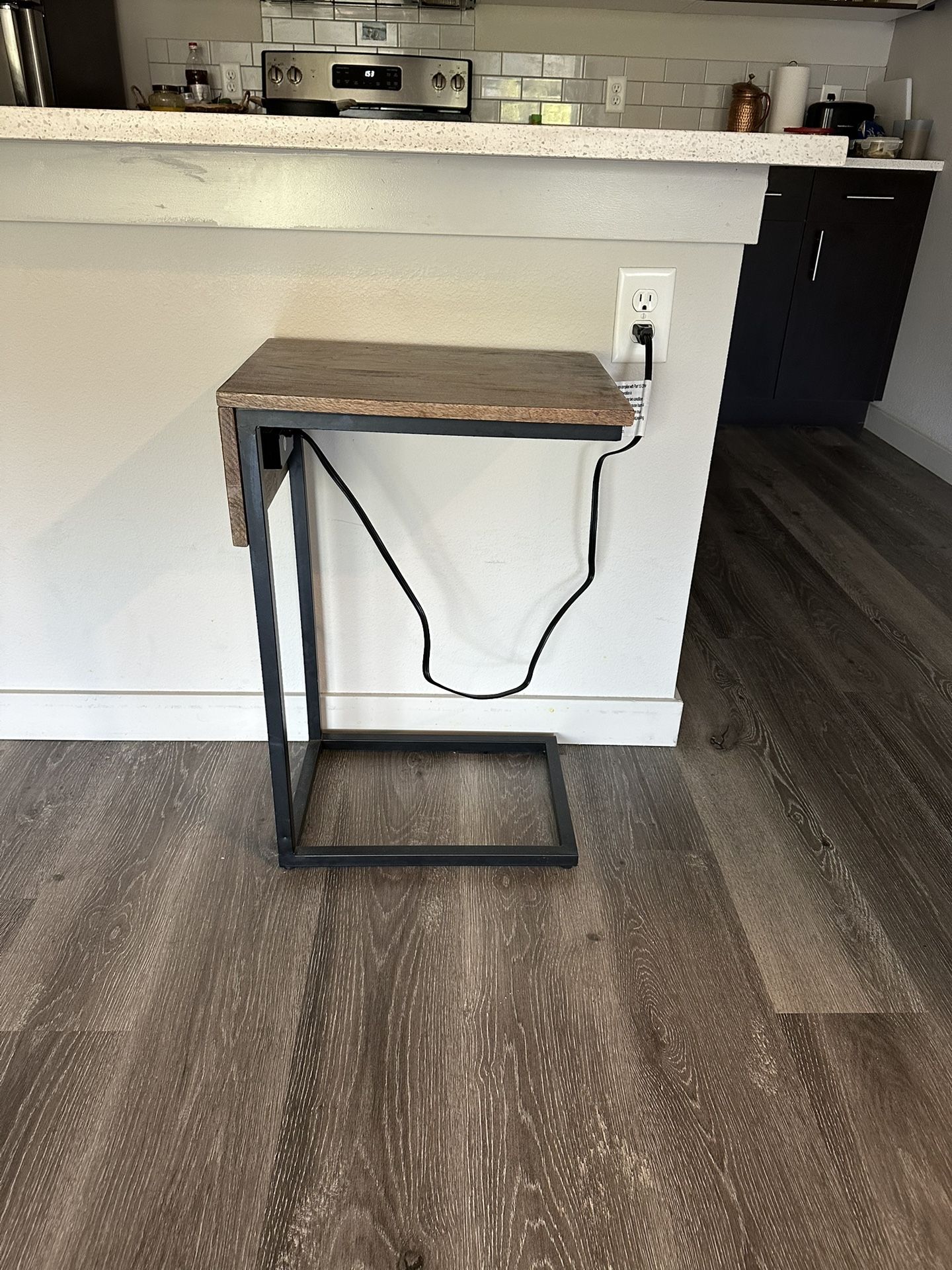 C-Table With Sockets