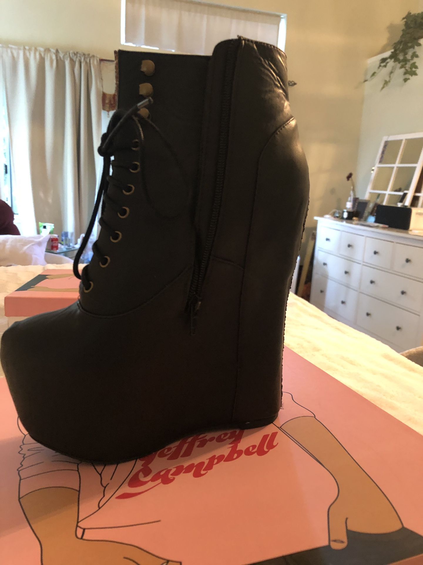 Geffrey Campbell Damsel Black Bootie