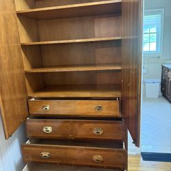Armoire / Wardrobe Cabinet 