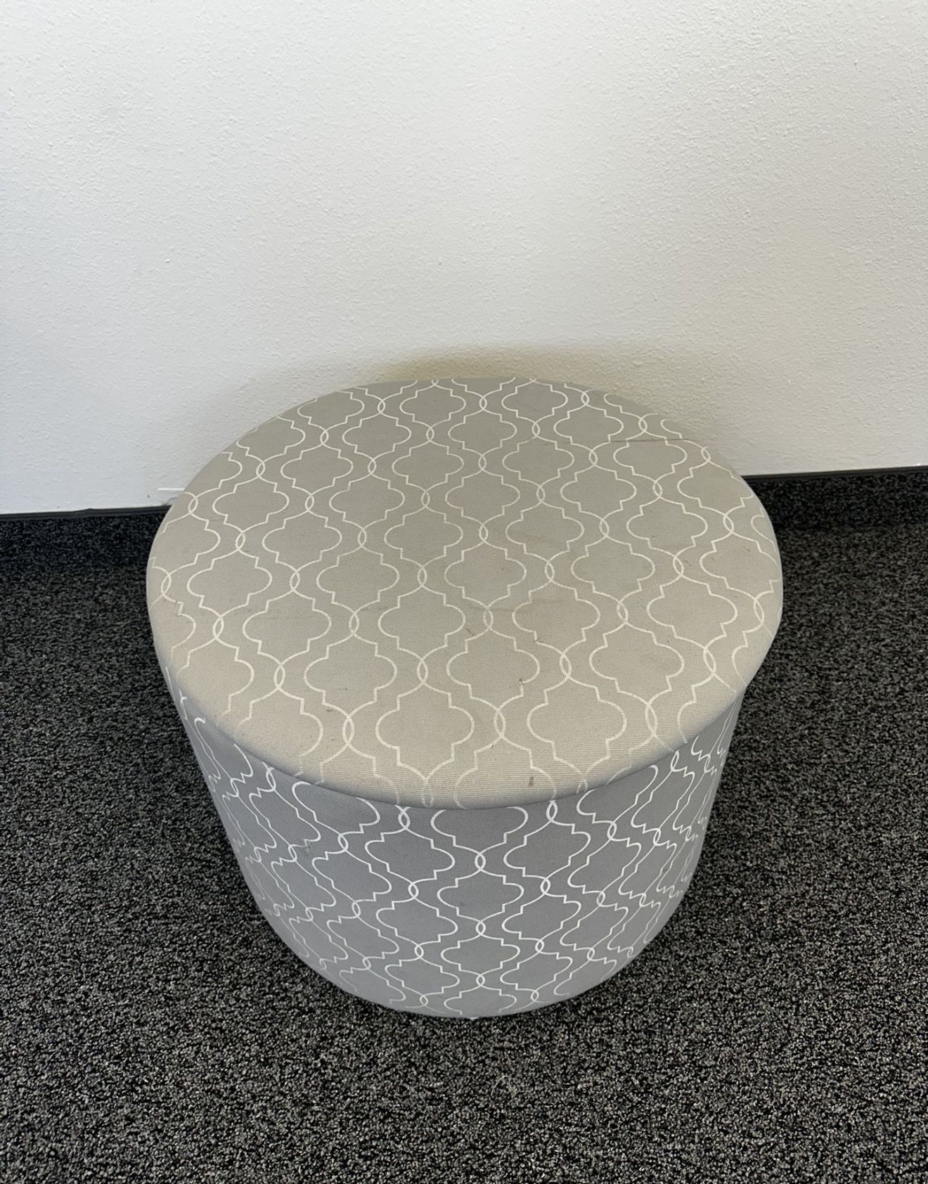 Round Upholstered Storage Ottoman with Lid