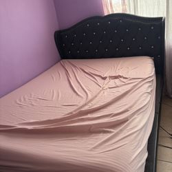 ✨ Elegant Tufted Headboard Bed Queen – Like New – $300 ✨