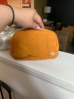 Lululemon Everywhere Belt Bag