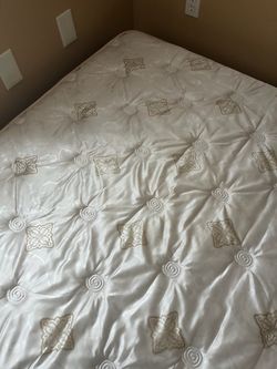 Mattresses for sale great condition like new no rips, no tears no stains