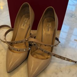 Valentino Pump