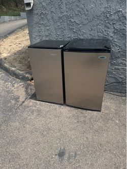 Stainless steel mini fridge and freezer total 7.4 cubics