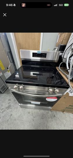 Stove New Frigidaire Black Friday 