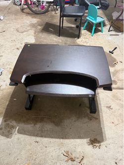Manual standing desk