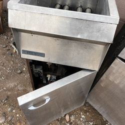 Gas Fryers. Price Reduced