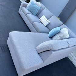 beautiful living spaces sectional couch !!