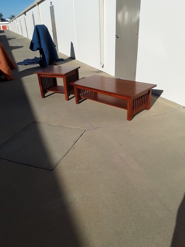 Solid Oak Coffe And End Table Set