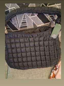 Wild Fable Quilted Puffer Clutch Bag