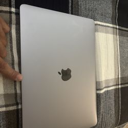 2017 MacBook Pro - TouchBar  AND HomePods 