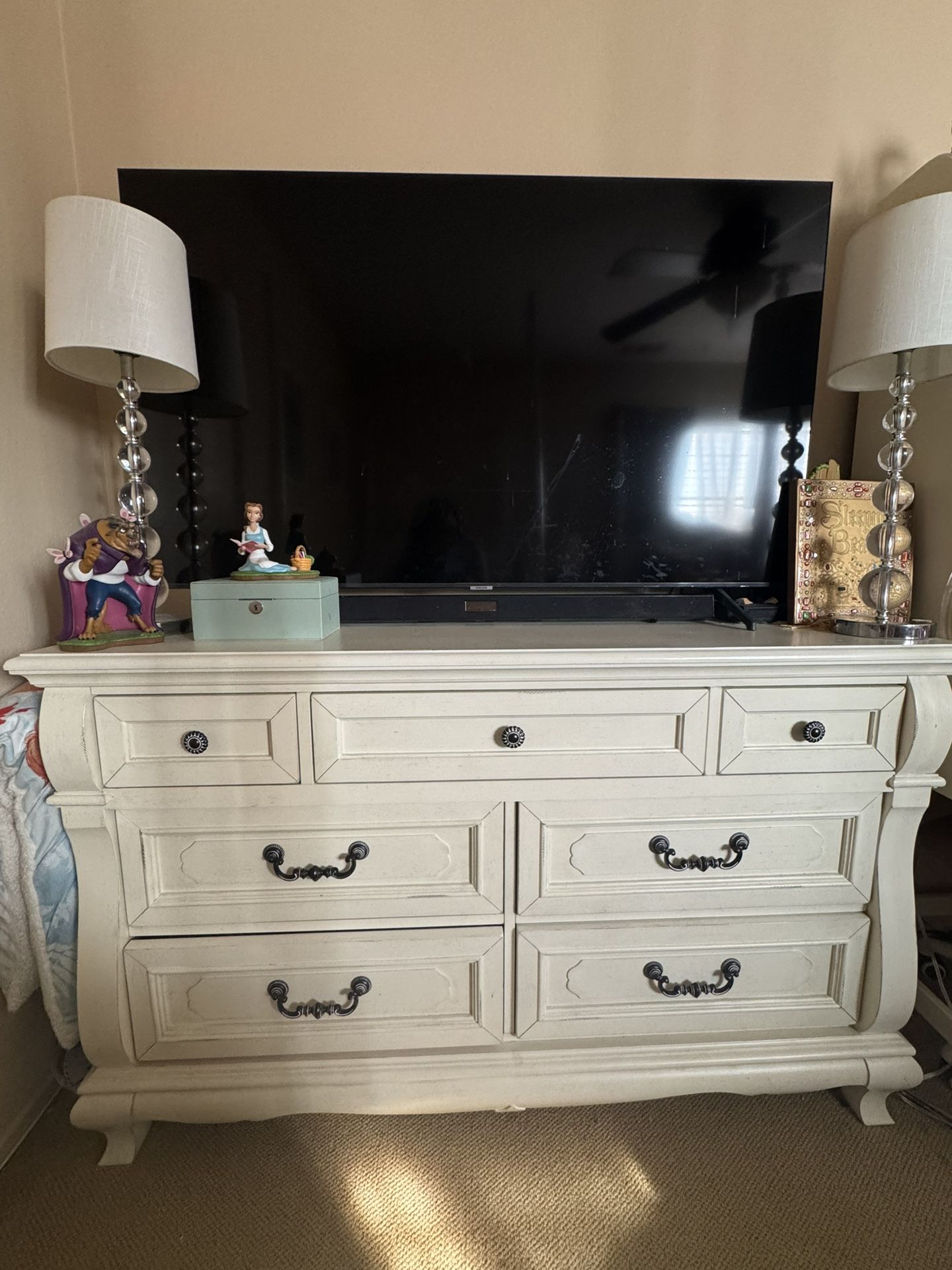 Girls bedroom set for sale