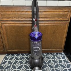Dyson Dc41 Bagless Upright Vacuum