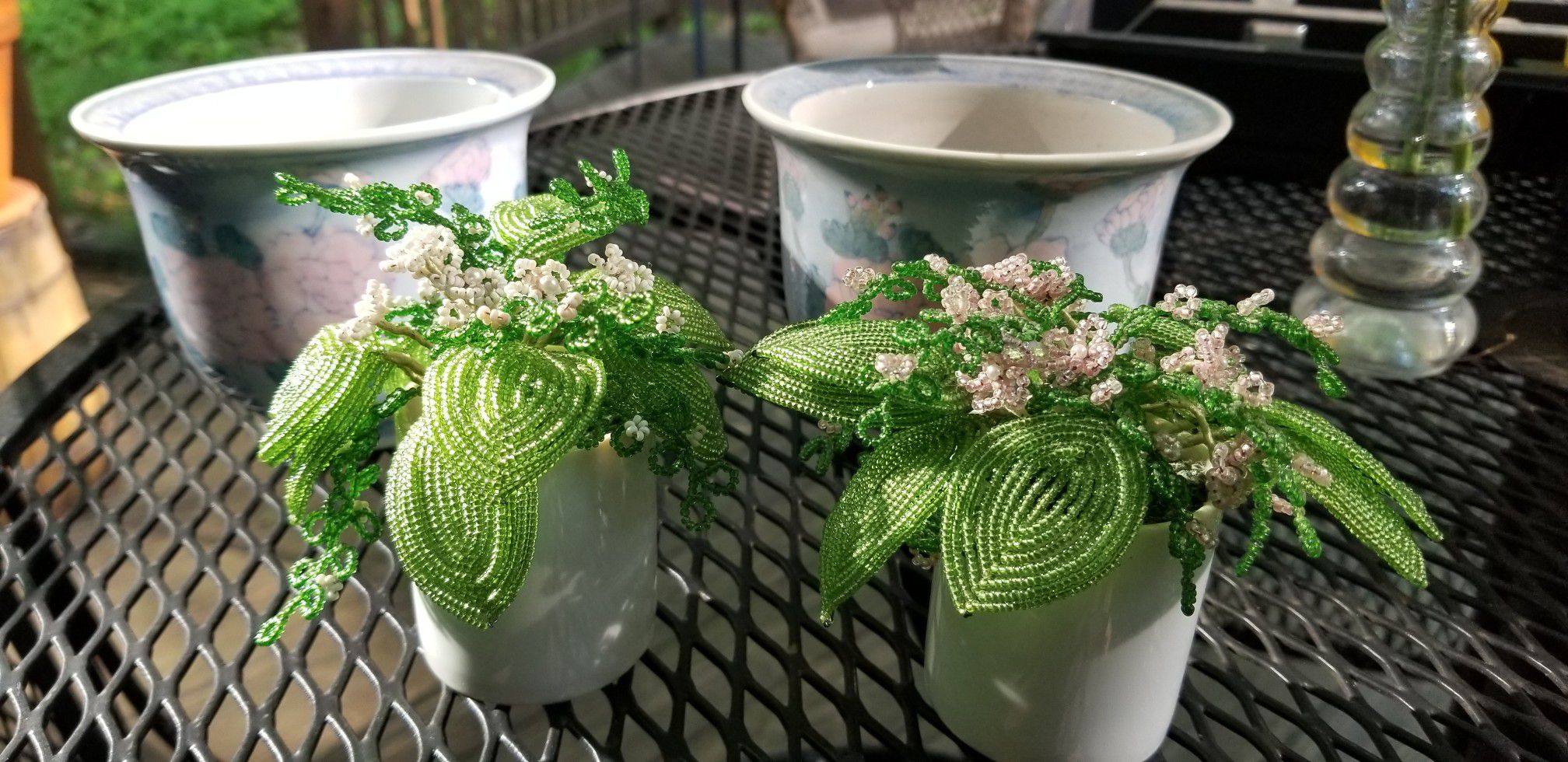 2 flower pots 2 beaded flowers