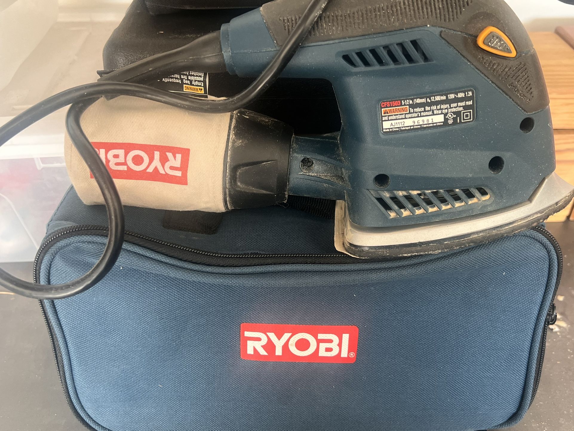 RYOBI Finishing Sander