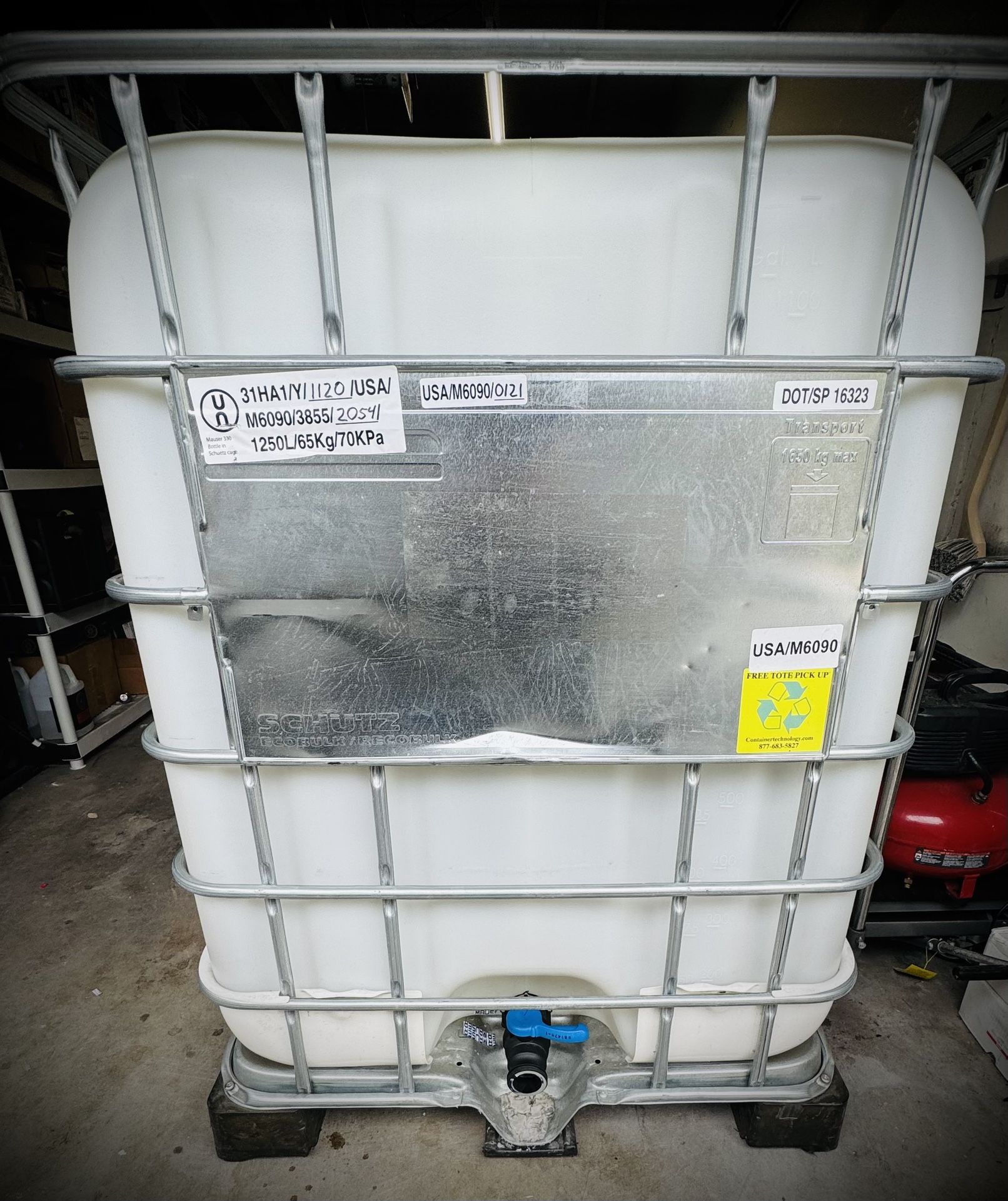 225 Gallon Water Tank
