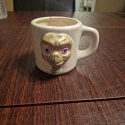 Vintage 1982 E. T. Coffee Mug