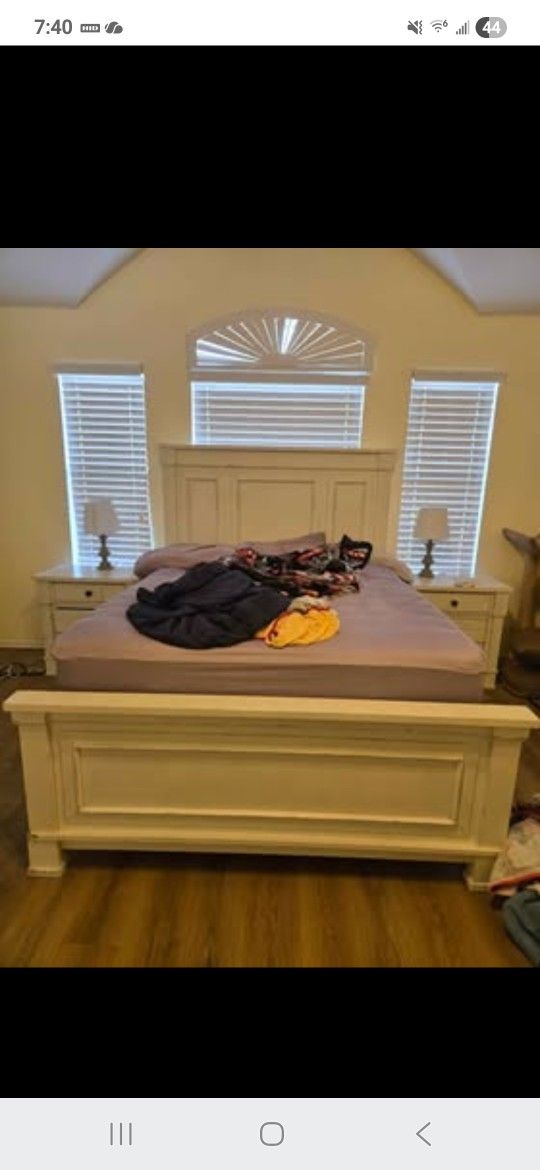 5 Piece Queen Bedroom Set