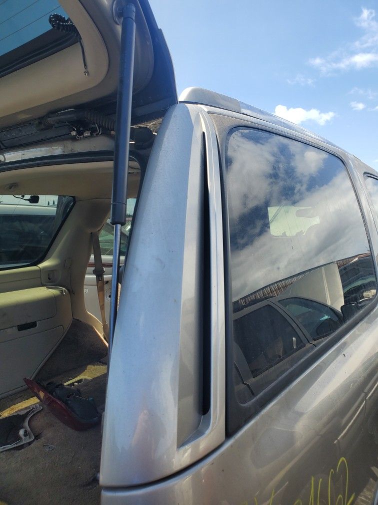 Cadillac Escalade Rear Pillar Posts, Body Molding 2002-2006 Parts Chevy Tahoe Suburban GMC Yukon Denali