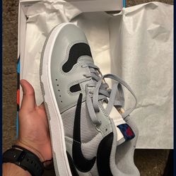 Nike Travis Size 10 