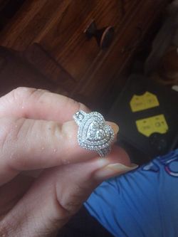 10k diamond ring