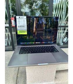 HUGE APPLE SALE!!! 16" MACBOOK PRO RETINA M1 PRO 10-CORE CPU, 16-CORE GPU, 32GB RAM, 512GB SSD 2021