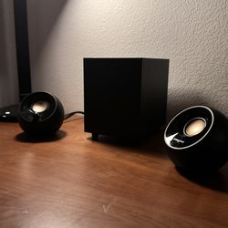 Creative Pebble Plus