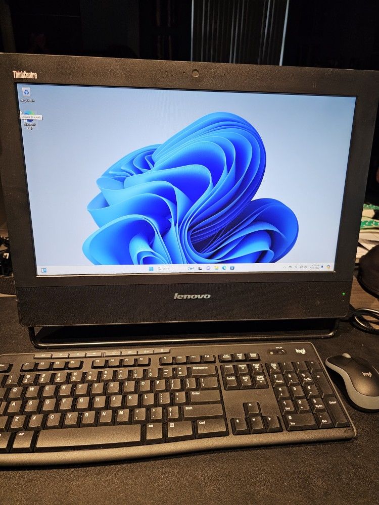 Lenovo ThinkCentre AIO All-in-one PC