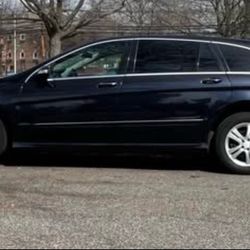 $4,250 or Best Offer - 2008 Mercedes R350