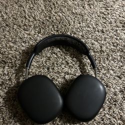 1st gen AirPods Max + Ear Cup Covers + Charger