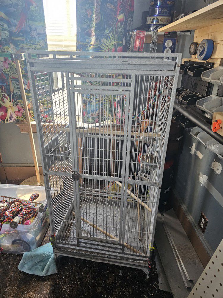 Parrot Cage. Excellent Condition. Like New