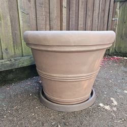 Brand New HUGE Composire Planter Pot 35" With Saucer NO OFFERS 