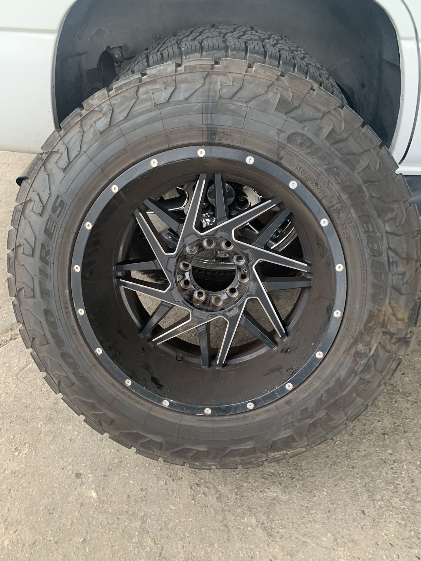 5x139.7 5x135 Universal 5 Lug Wheels 20s for Sale in Selma, CA OfferUp