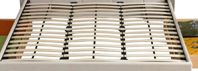 Standard King Bed Support Beams and Wooden Slats