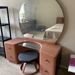 Vanity With Stool And Mirror